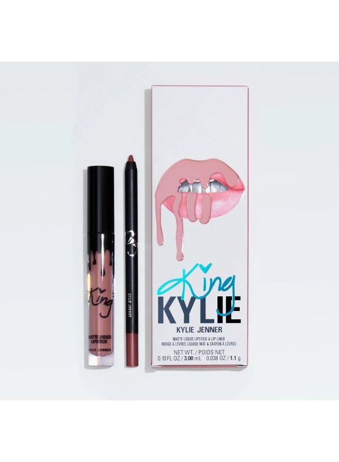 كايلي طقم الشفاه كينغ كايلي مات – إصدار عقد من الزمن من Kylie Cosmetics | أحمر شفاه سائل مات طويل الثبات مع محدد شفاه - Image 1