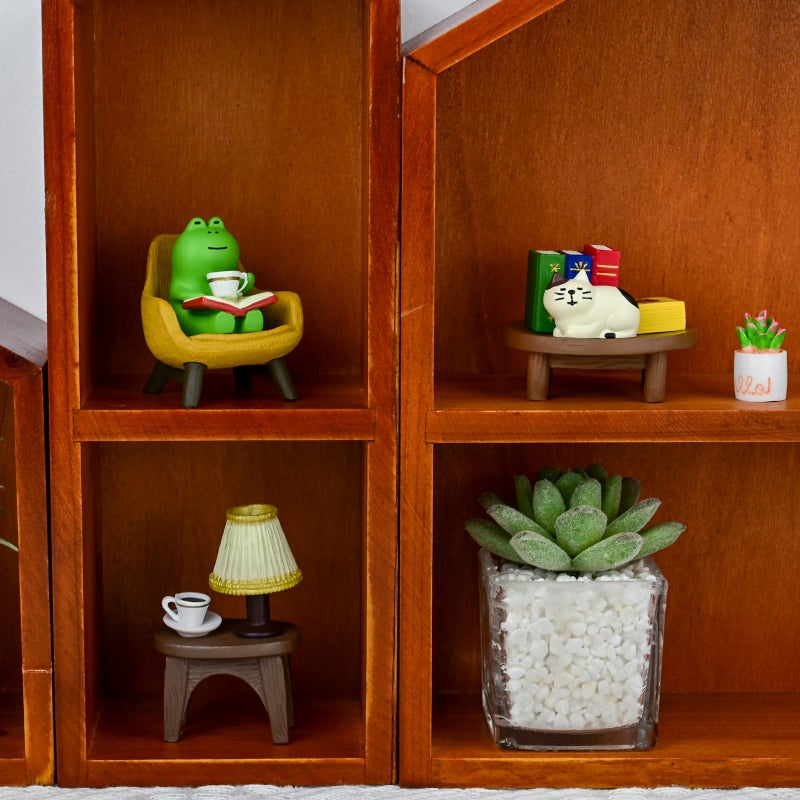 Refintural Miniature Frog Figurines Statue, Adorable Frog Collectibles for Desk and Bedroom Decor, Perfect Indoor Home Decorations and Gifts Set - Image 4