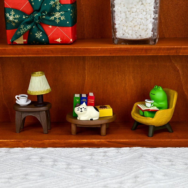 Refintural Miniature Frog Figurines Statue, Adorable Frog Collectibles for Desk and Bedroom Decor, Perfect Indoor Home Decorations and Gifts Set - Image 5