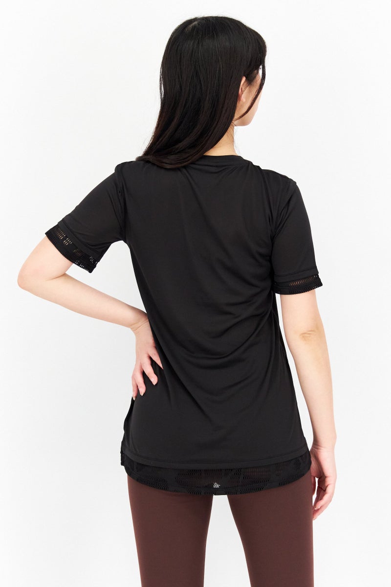 PUMA قمصان تدريب رياضية للنساء بشعار العلامة التجارية، أسود - Image 3