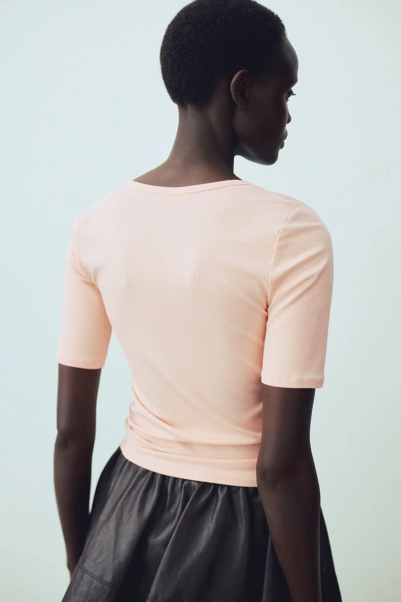 اتش اند ام بلوزة فيسكوز مرنة