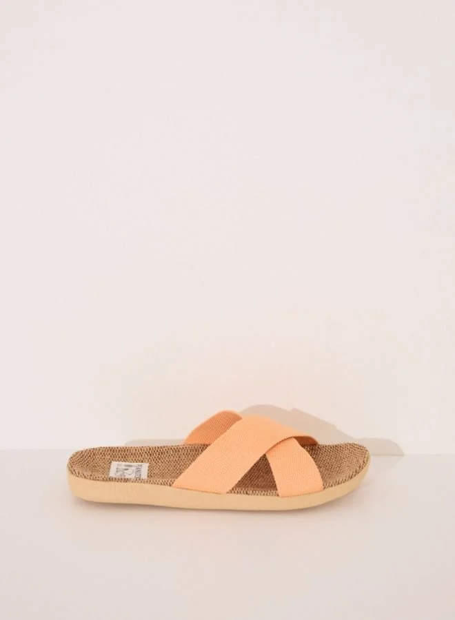 ومن سيكريت صندل رافيا بأحزمة متقاطعة