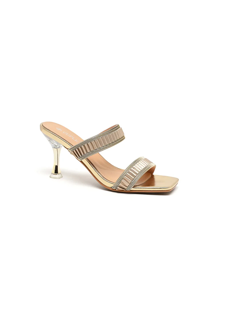 Cuple High heeled sandals with textured dual straps