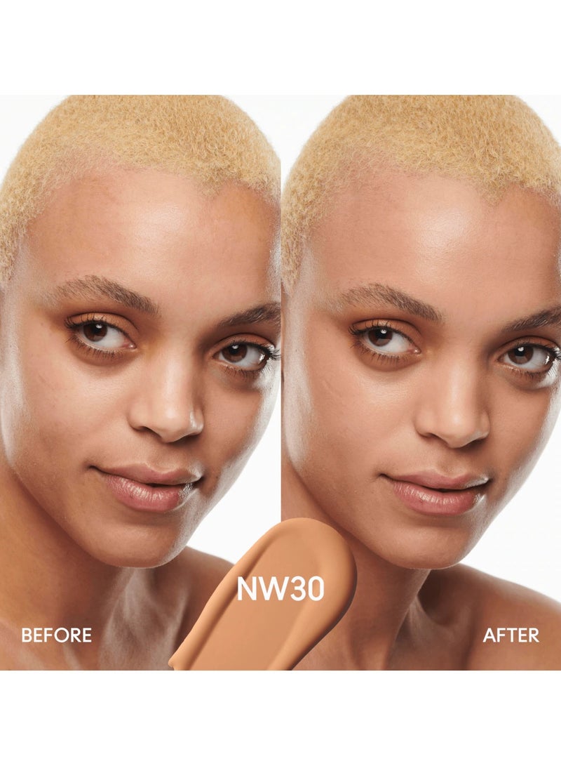 MAC Cosmetics Studio Radiance Serum powered Foundation NW30 - Image 3