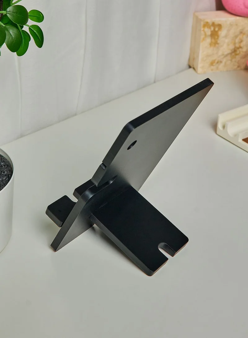 Typo Collapsible Tech Hub