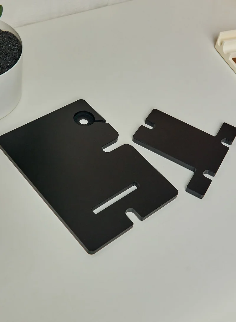 Typo Collapsible Tech Hub