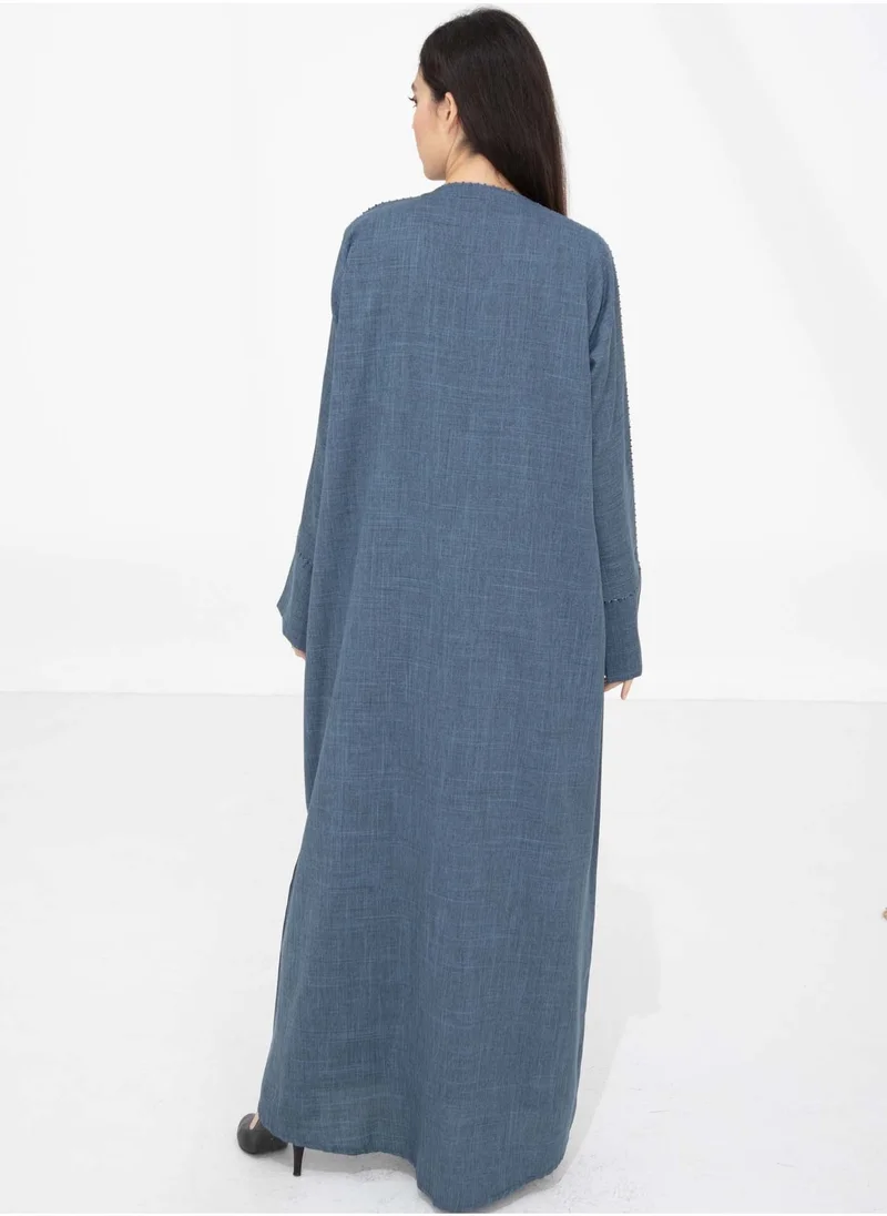 أم سكوير فاشن Ember Grace V-Neck Embroidered Abaya With Matching Headscarf