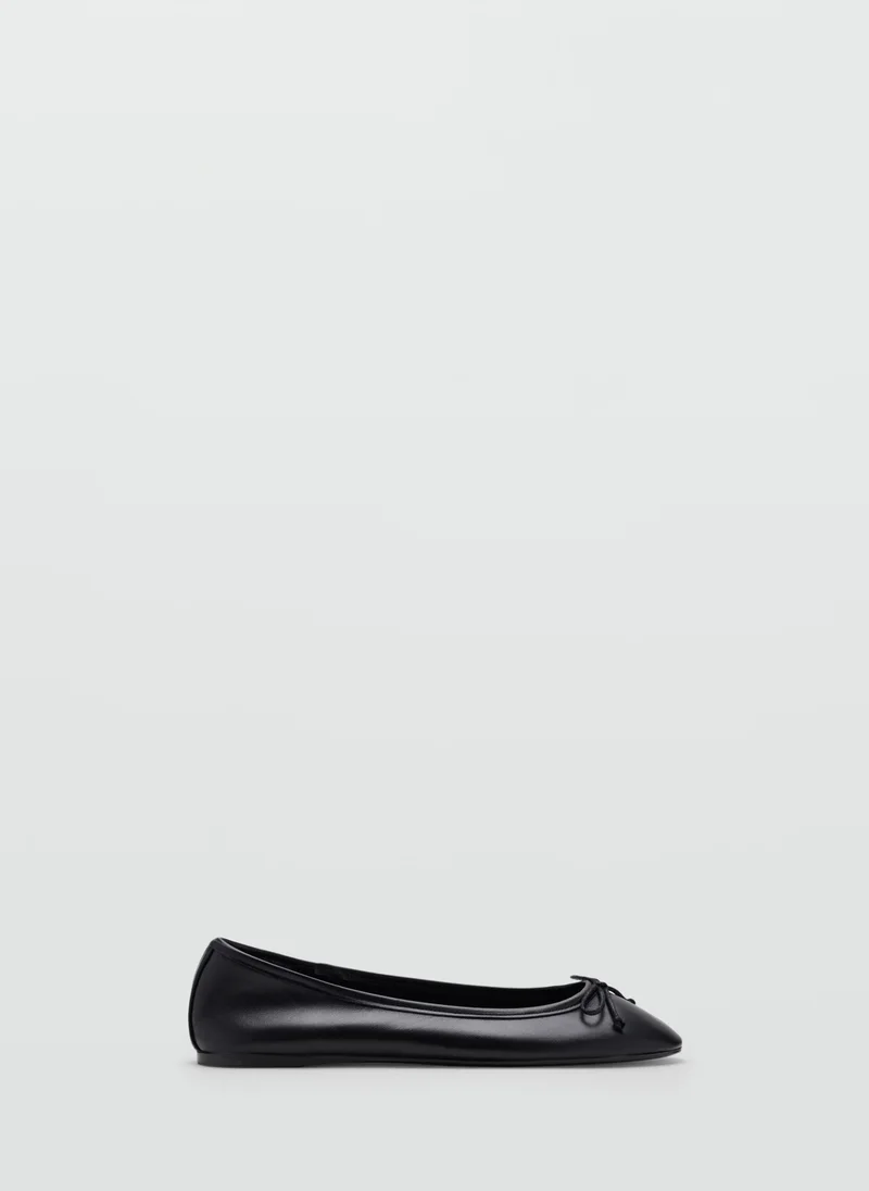 Leather Ballet Flats With Bow