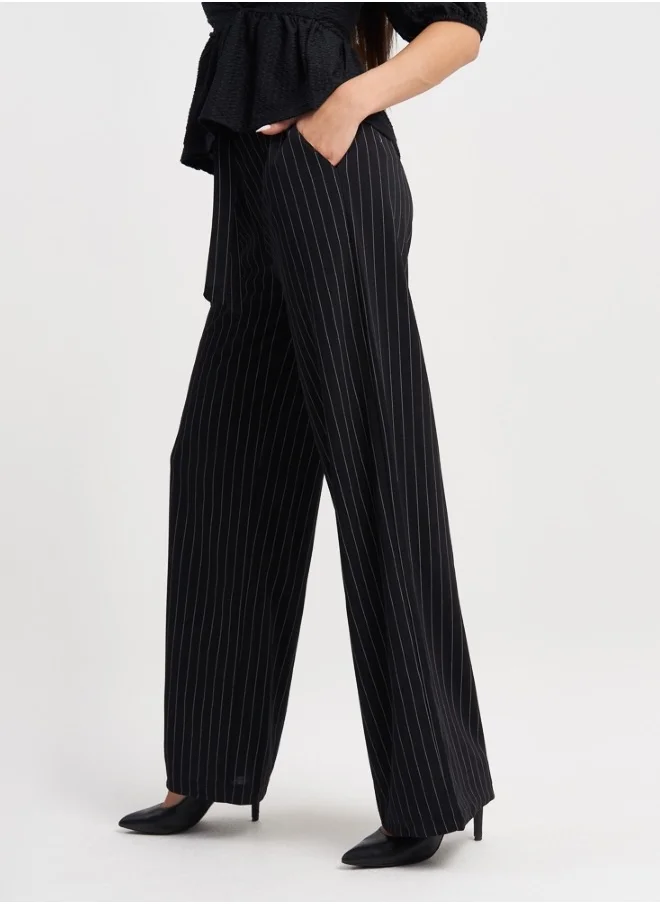 هايليز Black Pinstripe Set