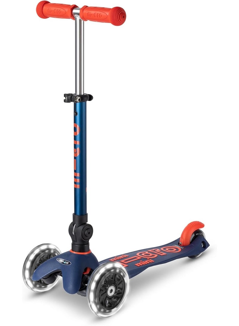 Micro مايكرو كيكبورد - سكوتر ميني ديلوكس القابل للطي مع إضاءة LED، ثلاثي العجلات، توجيه بالميل، سكوتر مايكرو مصمم سويسريًا مع عجلات مضيئة، للأطفال من عمر 2-5 سنوات (متعدد الألوان) - Image 1