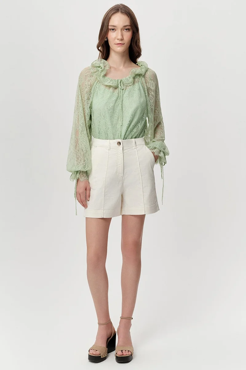 EXQUISE Regular Denim Mini Shorts with Pockets and Zip Closure (Ecru)