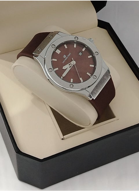 Men's watch with a design inspired by Hublot