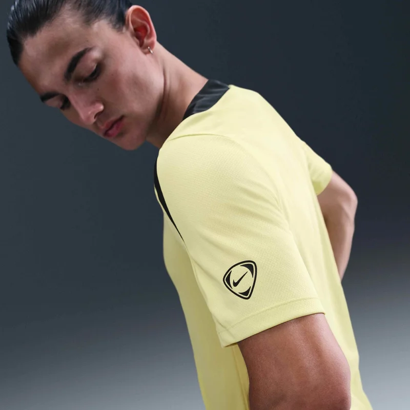 Nike Men's Strike Total 90 Football Top