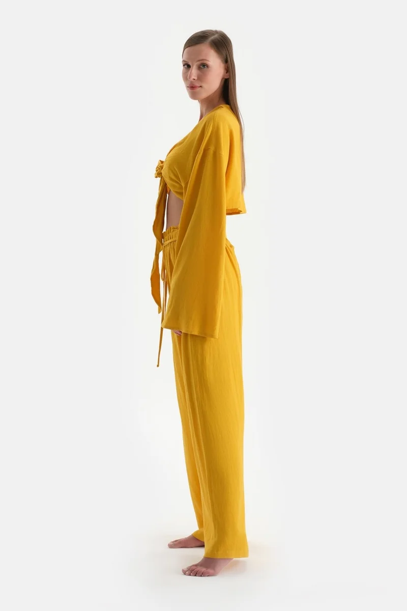 داجي Yellow Trousers