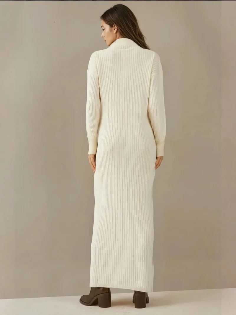 بيغ دارت فستان محبوك بنقوش مع ياقة نصف عالية وسحاب