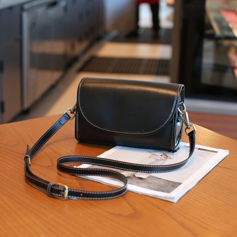 Genuine Leather Women'S Bag, High-End Crossbody Bag, Shoulder Bag, Retro First-Layer Cowhide Niche Design, Commuter Fashion Flip Bag - Image 1