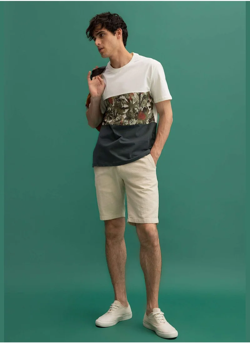 ديفاكتو Regular Fit Short Sleeve Colour Block Palm Print T-Shirt