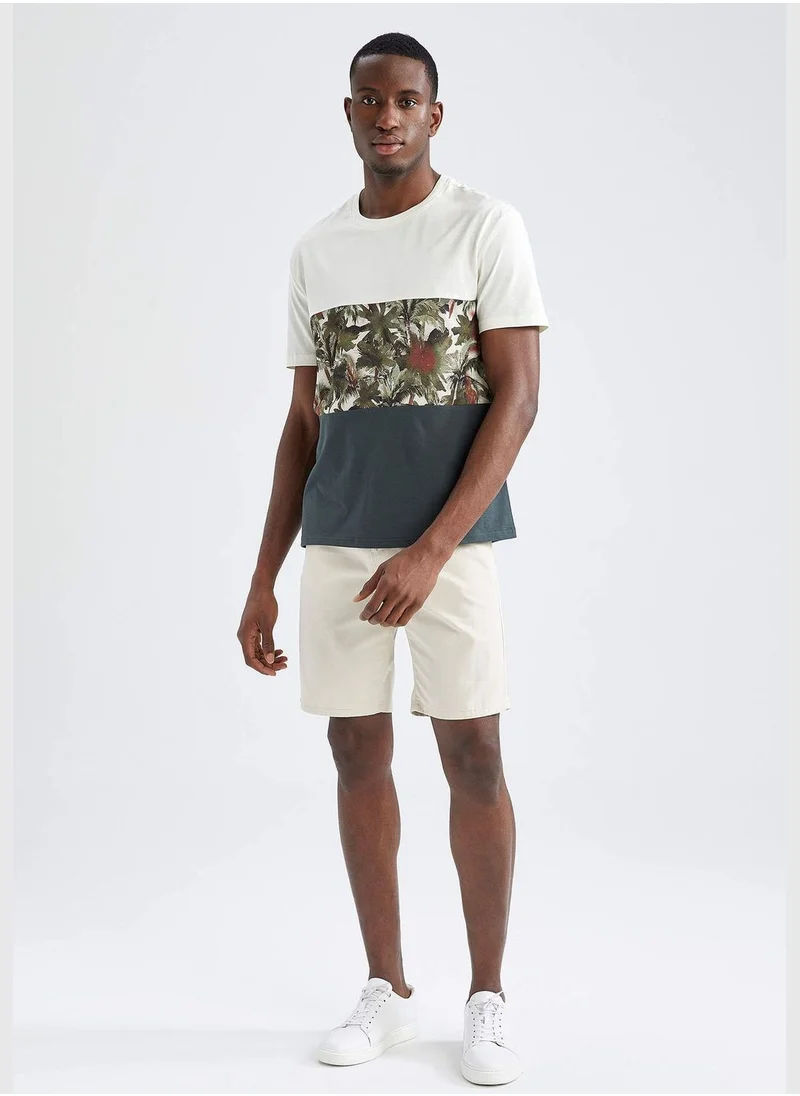 ديفاكتو Regular Fit Short Sleeve Colour Block Palm Print T-Shirt