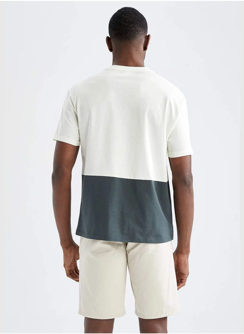 ديفاكتو Regular Fit Short Sleeve Colour Block Palm Print T-Shirt