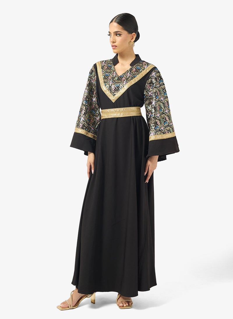 خزانة فستان مطرز بتصميم - - Image 4