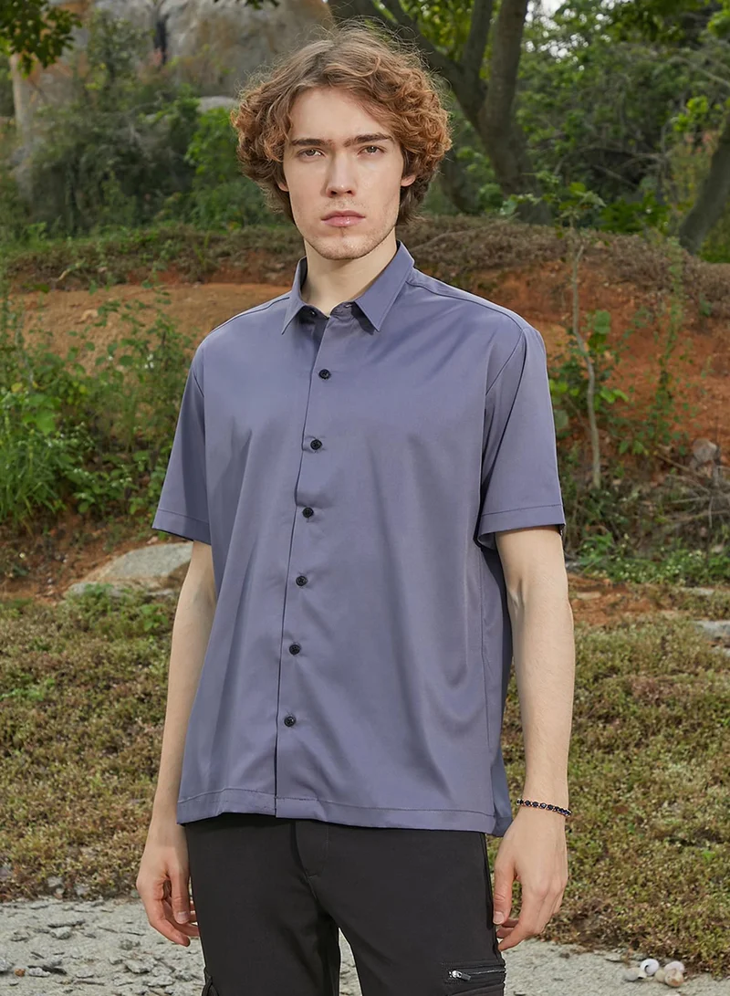 Campus Sutra Campus Sutra Men's Moon Grey Satin Oversized Shirt For Casual Wear | Spread Collar | Short Regular Sleeves | Button Closure | Oversized Shirt Crafted With Comfort Fit For Everyday Wear