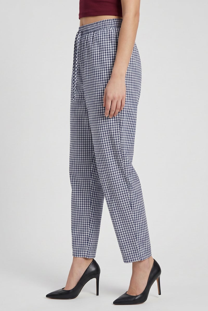 Threadbare Women Regular Fit Gingham Pattern Capri Pants, Multicolor - Image 3