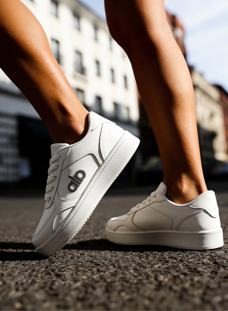 Modern sneakers with a slim, comfortable sole - Image 4