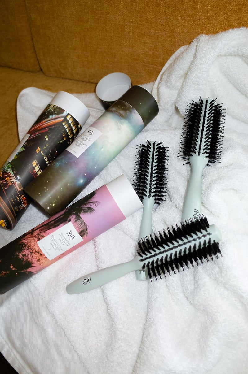 R+Co Vegan Boar Bristle Hair Brush #4 (65 mm) - Image 3