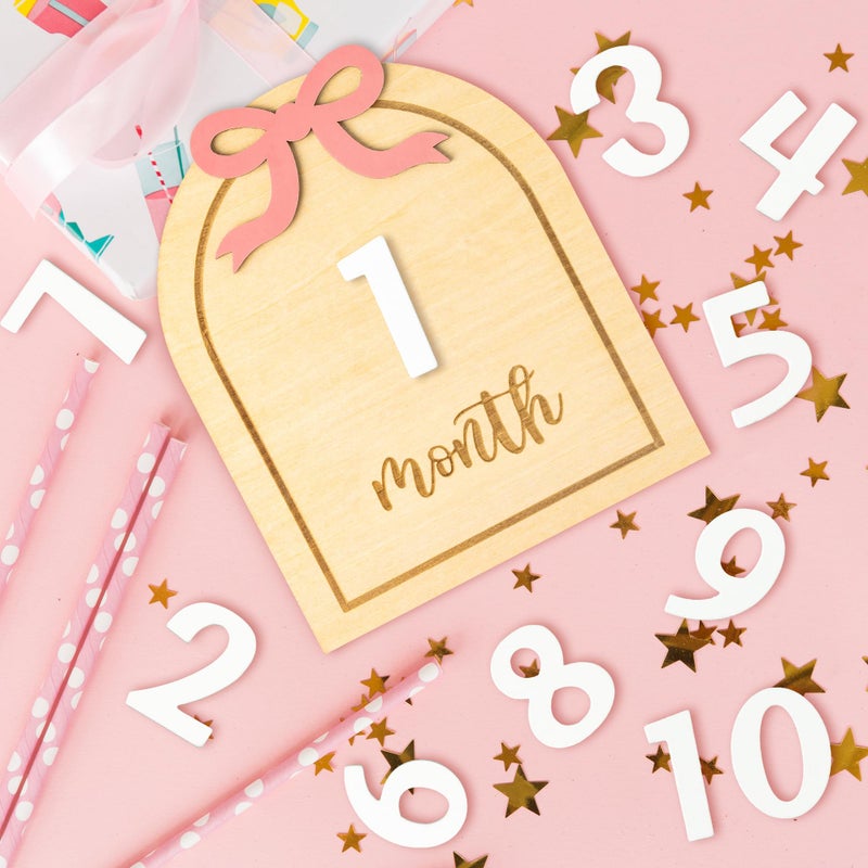 R HORSE بطاقات milestones الشهرية للأطفال R HORSE، أقراص شهرية خشبية مزينة Bow وردية ثلاثية الأبعاد مع بطاقات الأرقام، علامات الأشهر للمواليد الجدد، إعلانات، أدوات تصوير حفلات استقبال المواليد، هدايا للأولاد والبنات - Image 3