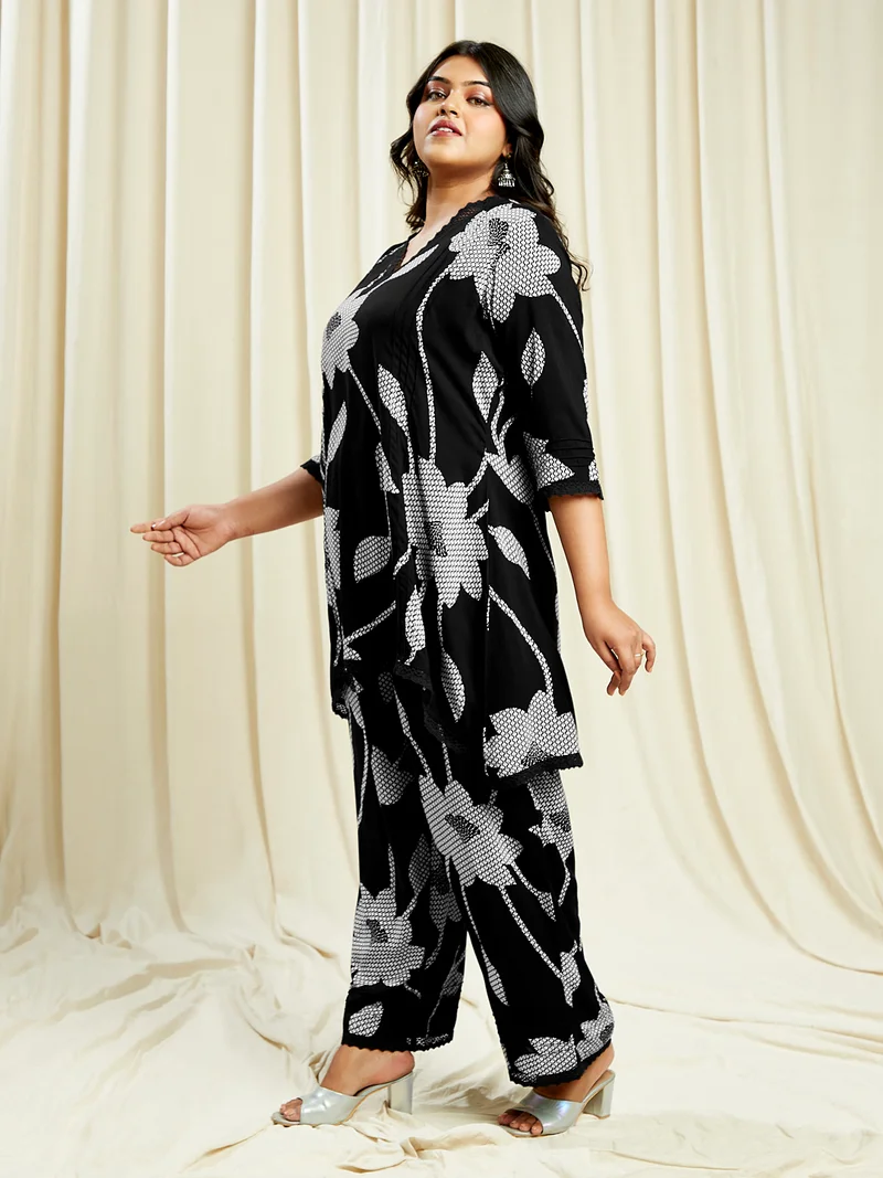 جلو باص Gloplus Black V-Neck Floral Print Lace Detail Tunic With Wide Leg Trousers Plus Size Co-Ord Set