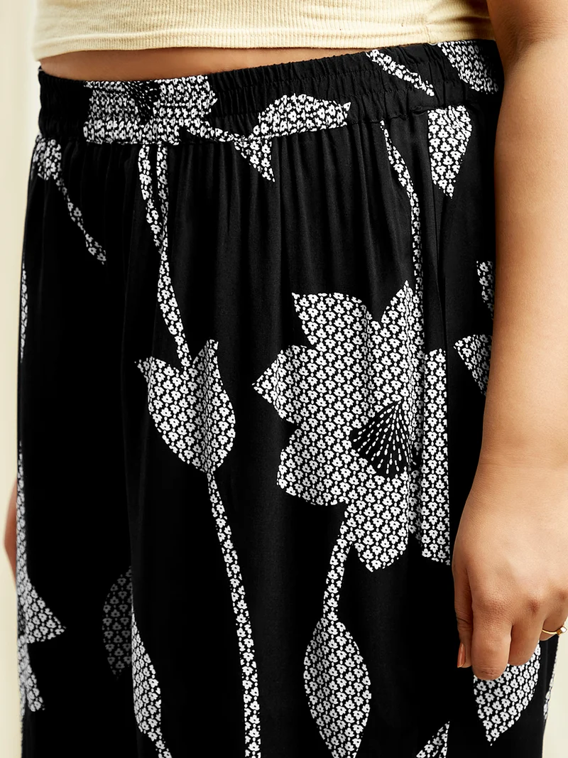 جلو باص Gloplus Black V-Neck Floral Print Lace Detail Tunic With Wide Leg Trousers Plus Size Co-Ord Set
