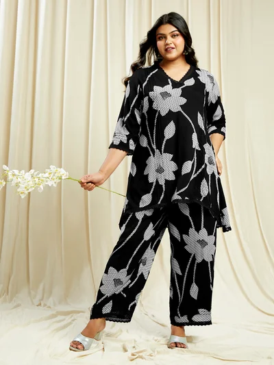 جلو باص Gloplus Black V-Neck Floral Print Lace Detail Tunic With Wide Leg Trousers Plus Size Co-Ord Set