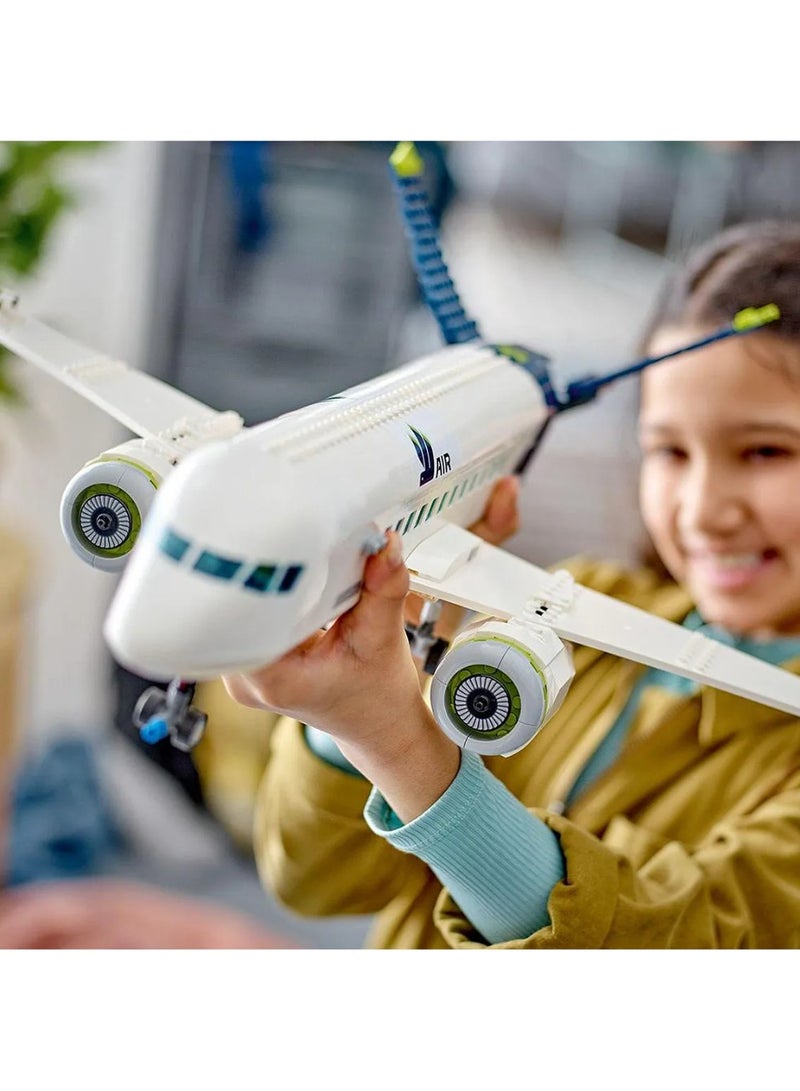 LEGO City Passenger Aeroplane 60367 - 913 Pieces - Image 2