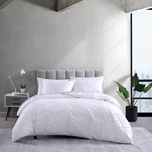 City Scene - Queen Duvet Cover Set, Smooth & Soft Bedding with Matching Shams, Modern Home Decor (Courtney White, Queen) - Image 1