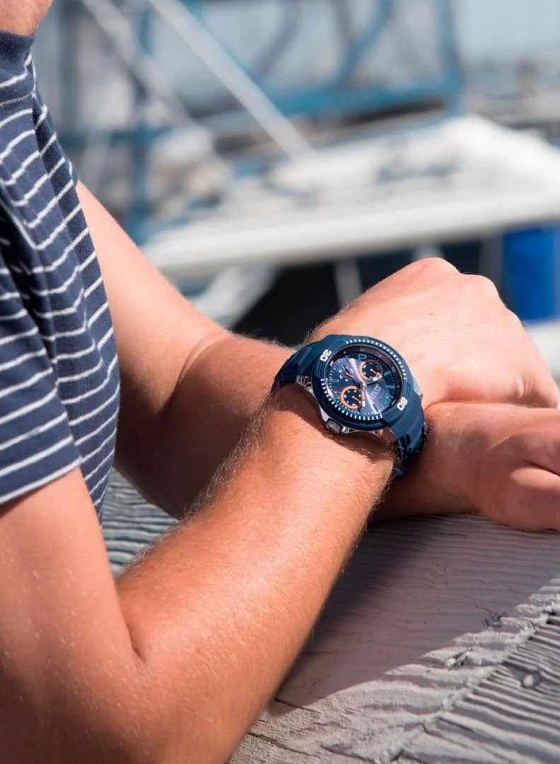 جس ساعة جيس للرجال كوارتز متعددة القرص مع حزام سيليكون W0967G2، حزام - Image 4