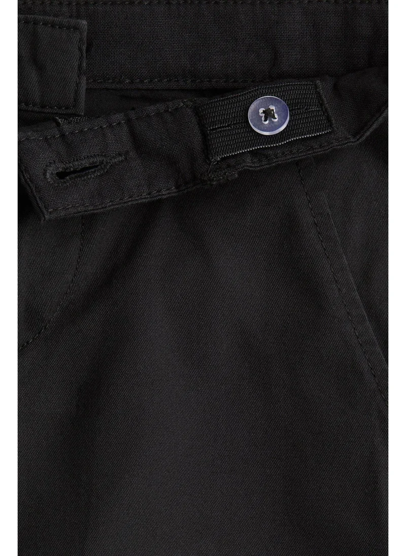 اتش اند ام Cotton chino shorts