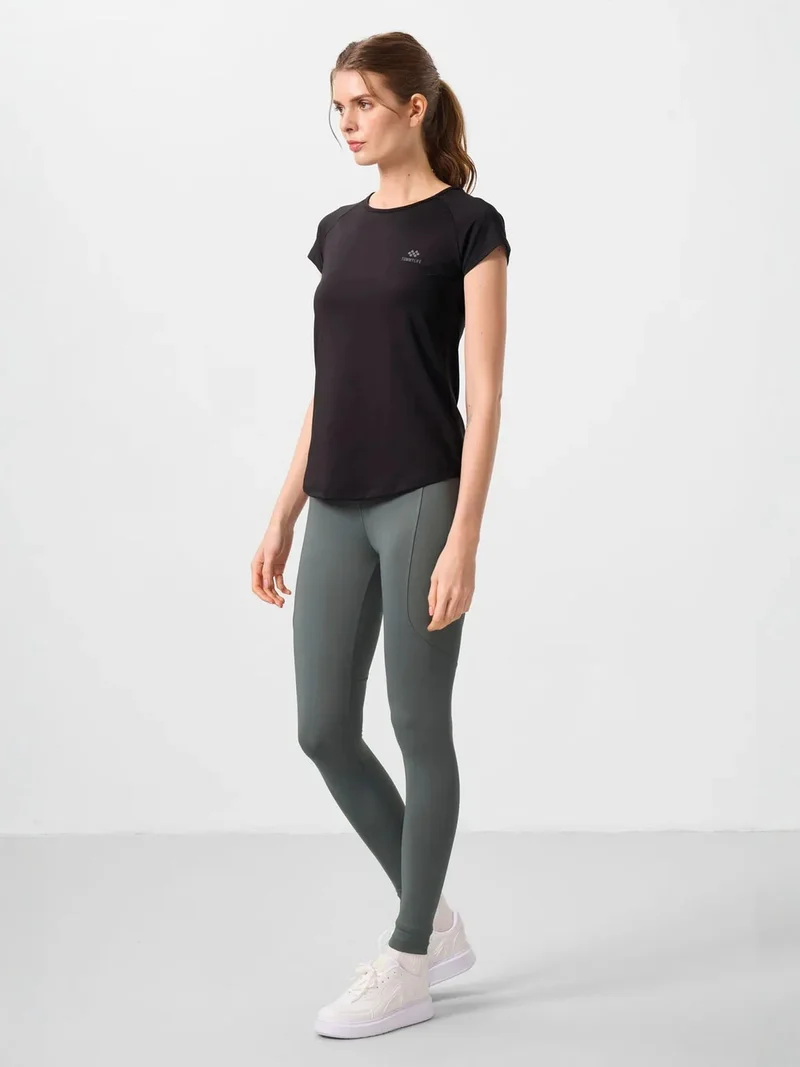 تومي لايف TOMMY Women's Short-Sleeve Crew Neck T-Shirt