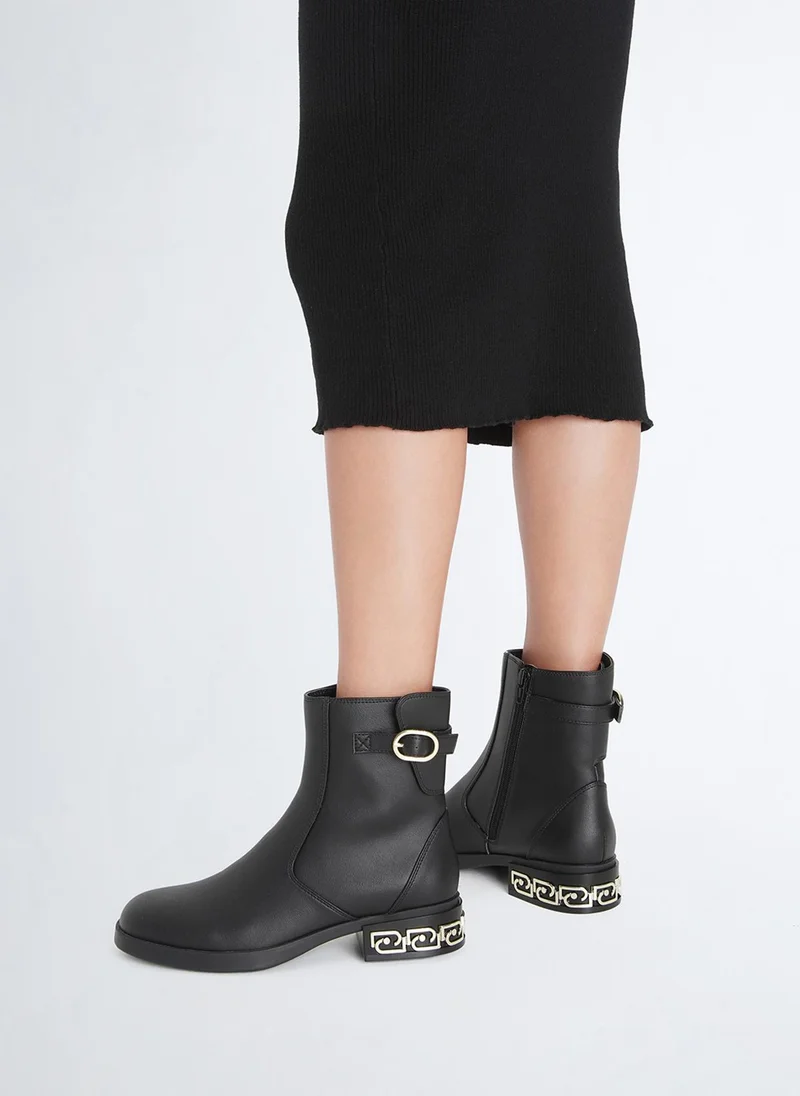 ليو جو Black Ankle Boots with Buckle