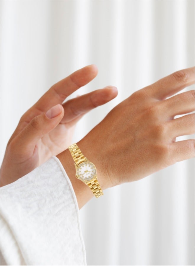 Black Moon Elegant Blackmoon Women's Watch Stylish White Dial Stainless Steel Band Water Resistant Perfect for Casual and Formal Wear - Image 2