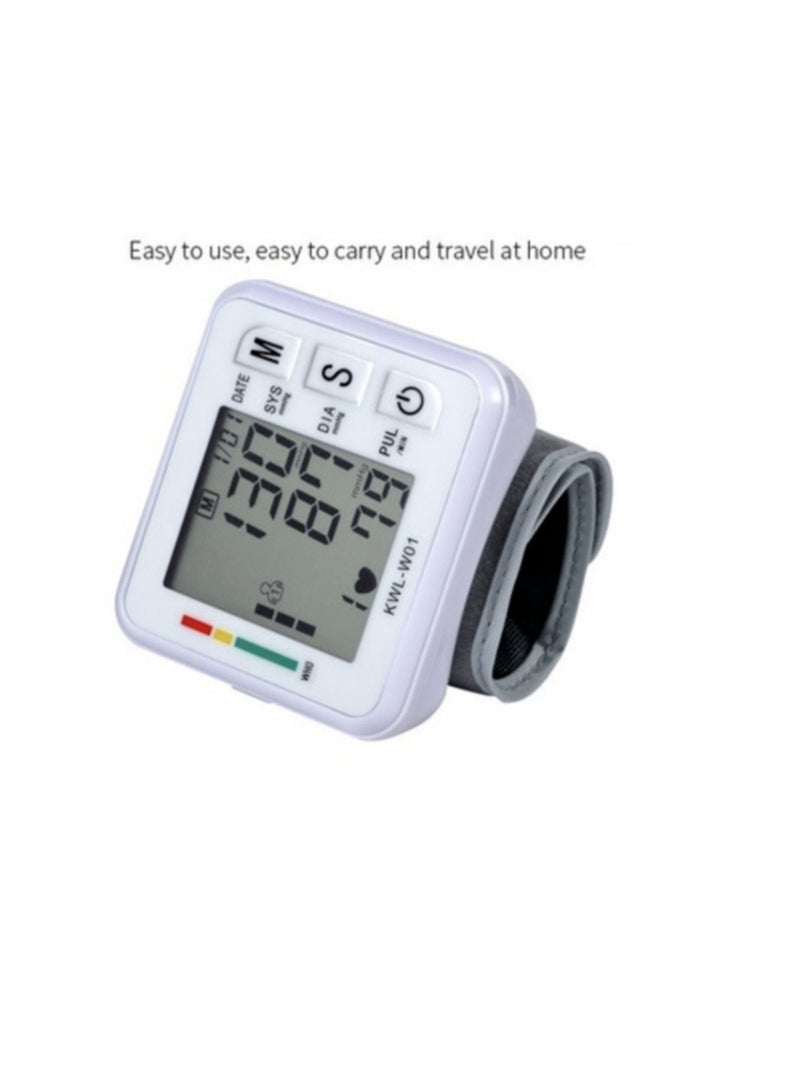 إلترازون مراقب ضغط الدم على المعصم | شاشة عرض رقمية LCD | وظيفة الصوت | آلة الكفة على المعصم | مراقب نبضات القلب | يخزن حتى 99 قراءة - Image 2