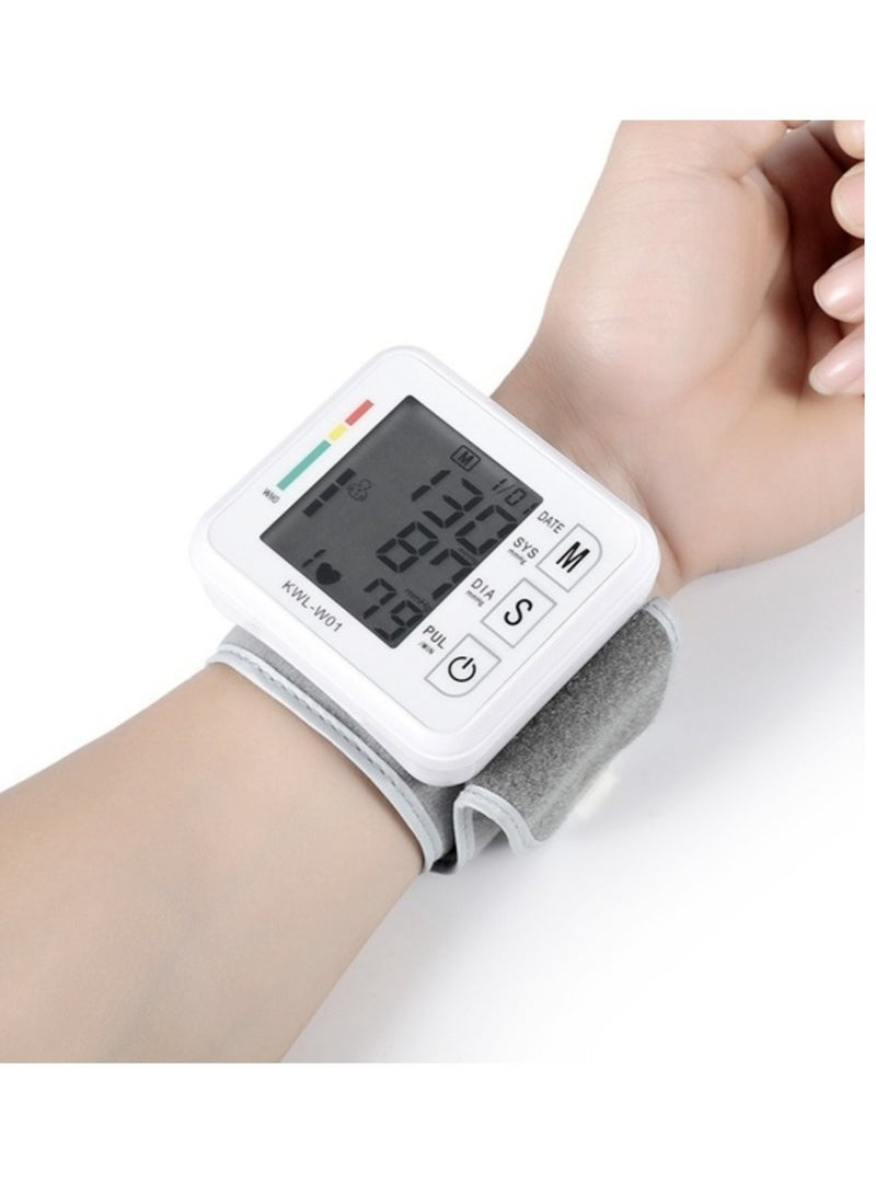 إلترازون مراقب ضغط الدم على المعصم | شاشة عرض رقمية LCD | وظيفة الصوت | آلة الكفة على المعصم | مراقب نبضات القلب | يخزن حتى 99 قراءة - Image 3