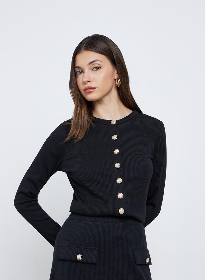 ستايلي بلوزة محبوكة بتفاصيل أزرار - Image 1