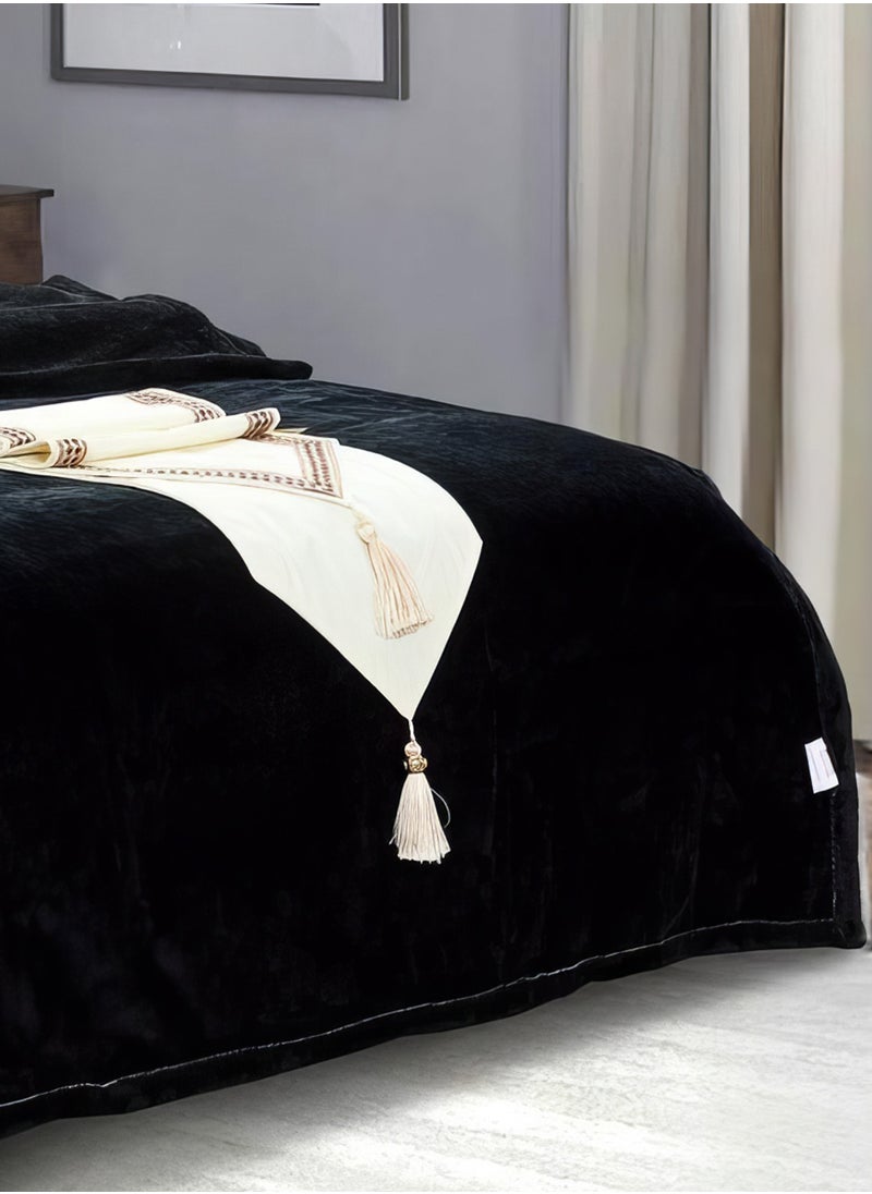 Ming Li Warm Blanket King Size 220X240 cm in an attractive color that provides you with extra warmth during cold winter nights  - Image 3