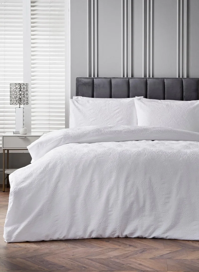 Matalan White Flower Embossed Duvet Set