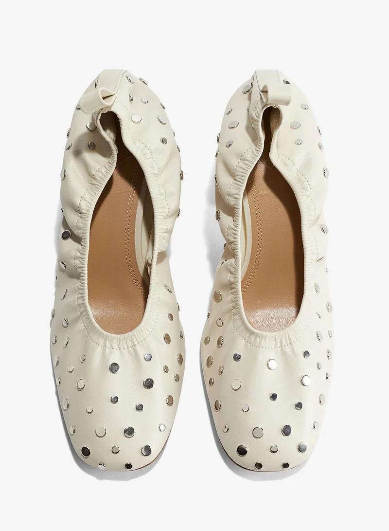 اتش اند ام حذاء باليه مرصع