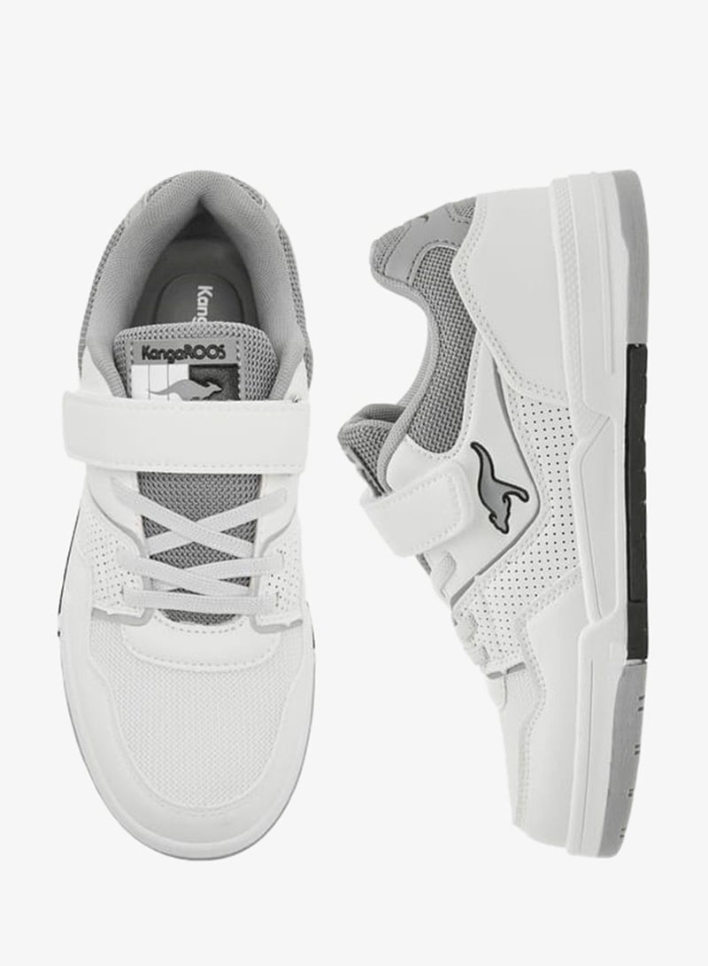 كانغاروس سنيكرز أولاد بنعل خارجي بنمط ألواح وإغلاق بشريط لاصق - Image 3