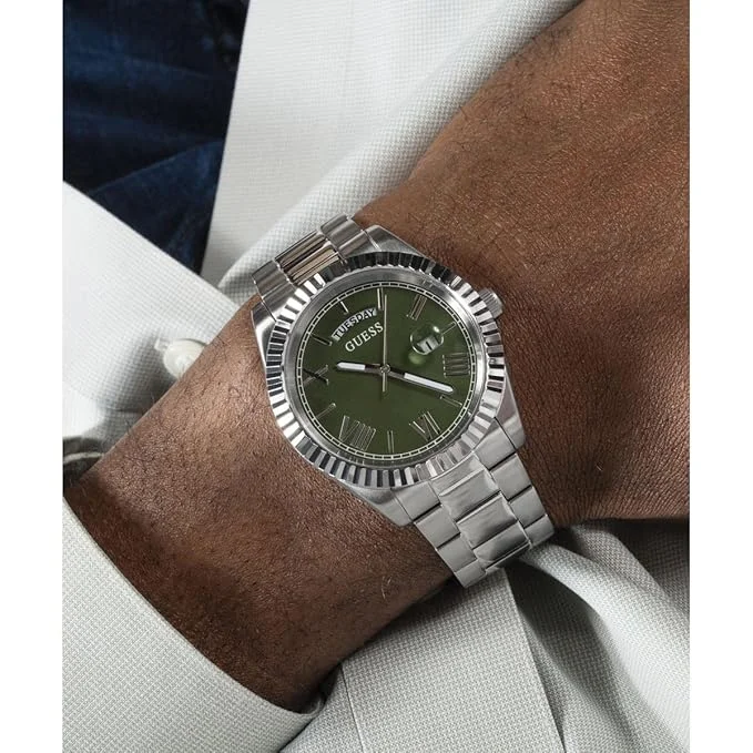 GUESS GUESS Men Round Dial Analogue & Water Resistant Man's Wrist Watches