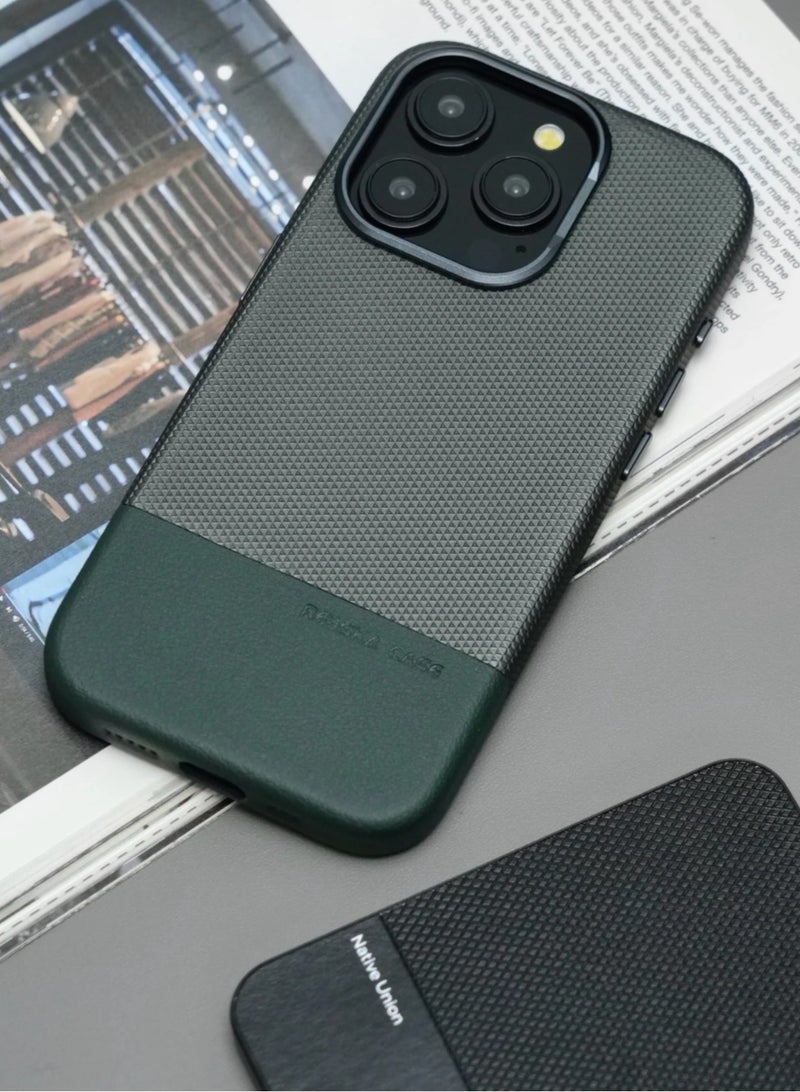 YANCI iPhone 16 Pro Magsafe Case Cuir Two Tone Leather Cover / Hybrid Case /Compact Design / Durable Back Cover - Green - Image 1