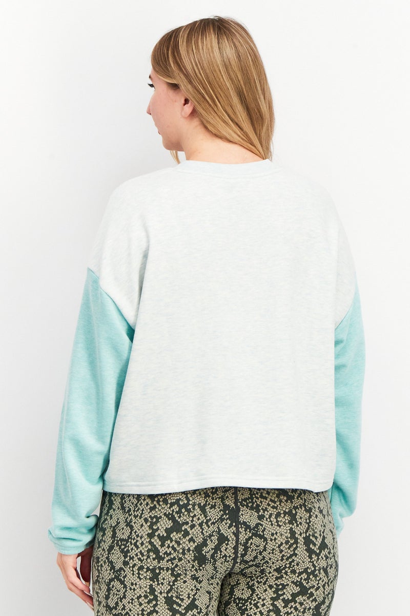 New Balance Women Oversized Long Sleeve Training Sweatshirt, Mint - Image 4