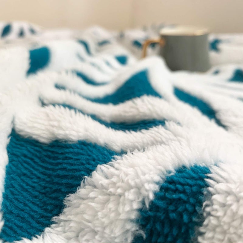 LOMAO Sherpa Fleece Blanket Fuzzy Soft Throw Blanket Dual Sided Blanket for Couch Sofa Bed (Teal, 51"x63") - Image 4